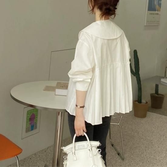 Back pleat blouse