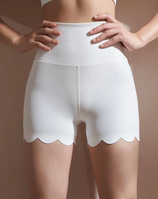 Scallop shorts