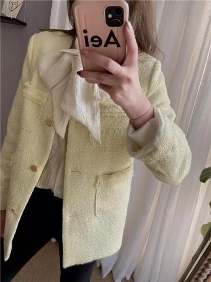 Round collar tweed jacket