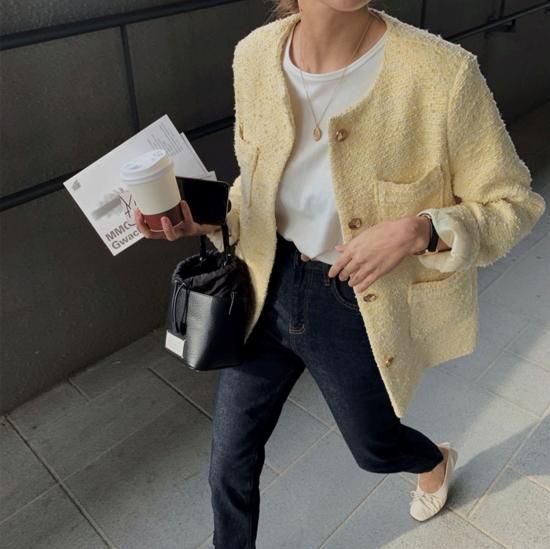 Round collar tweed jacket