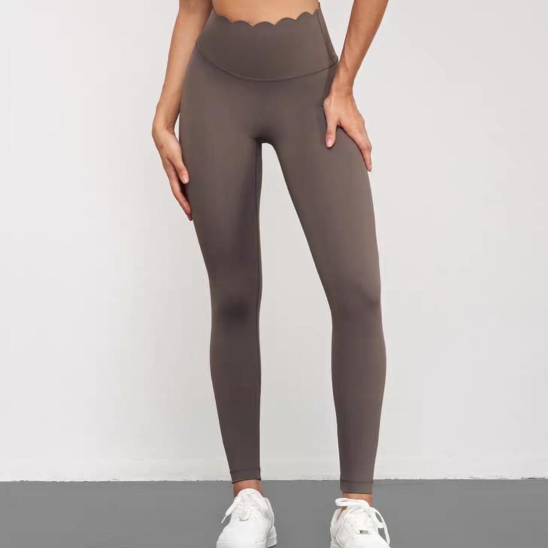 Scallop leggings