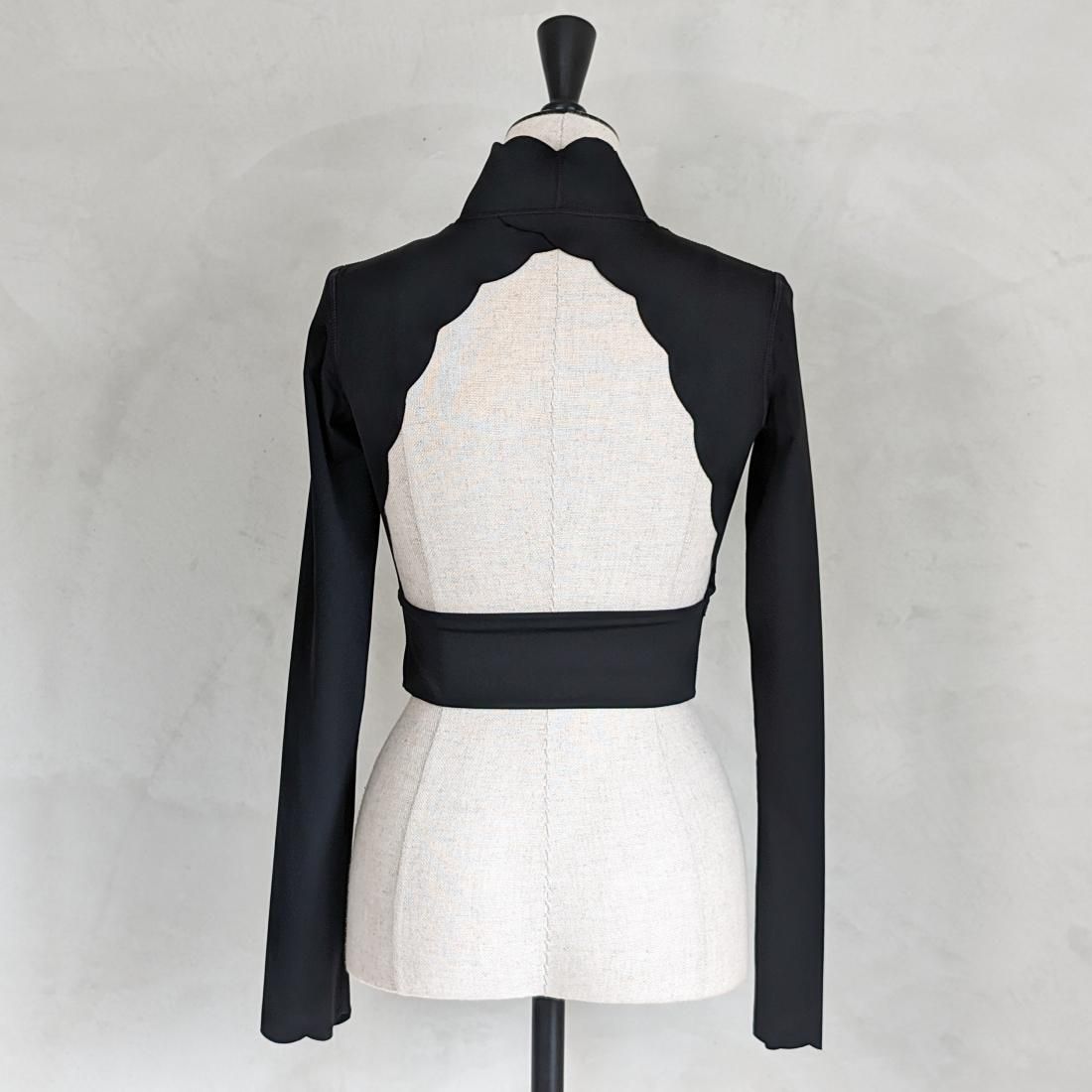 Scallop sports tops