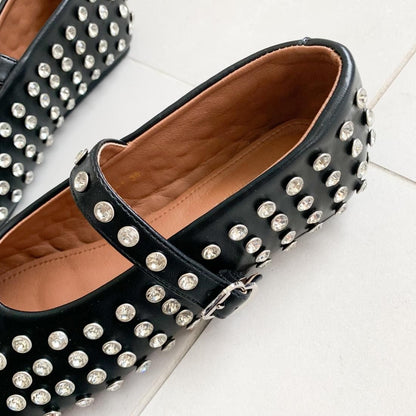 Studs flat shoes