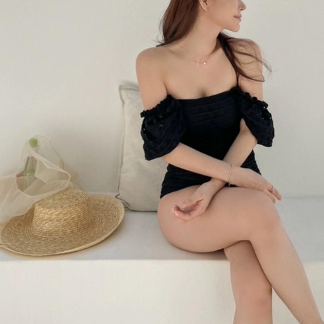 Flower off shoulder