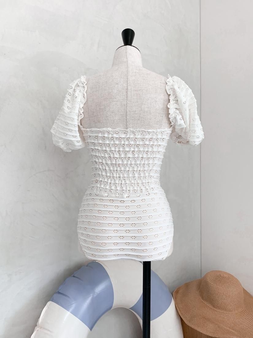 Flower off shoulder