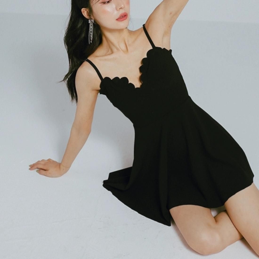 Scallop one-piece
