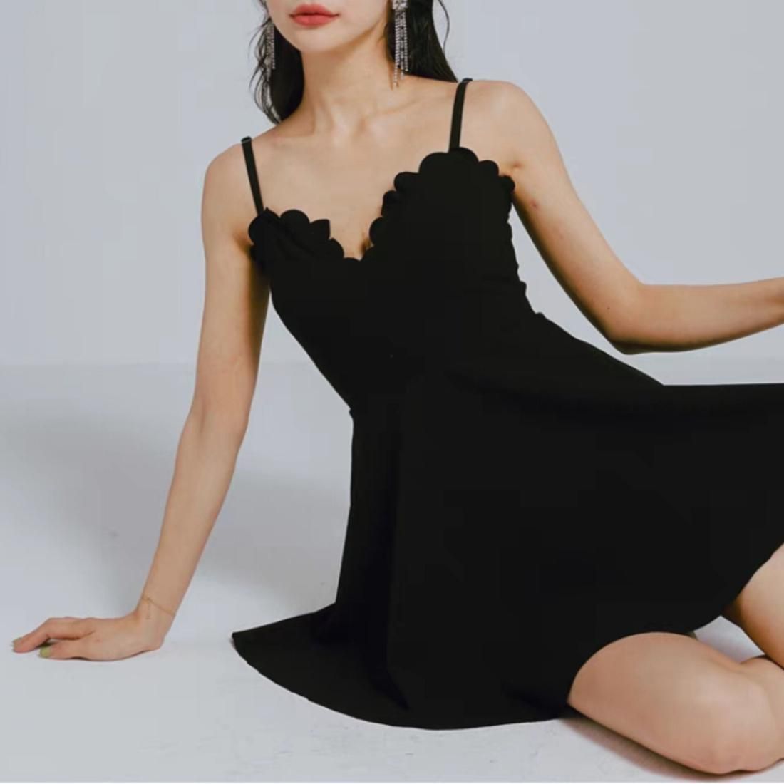 Scallop one-piece