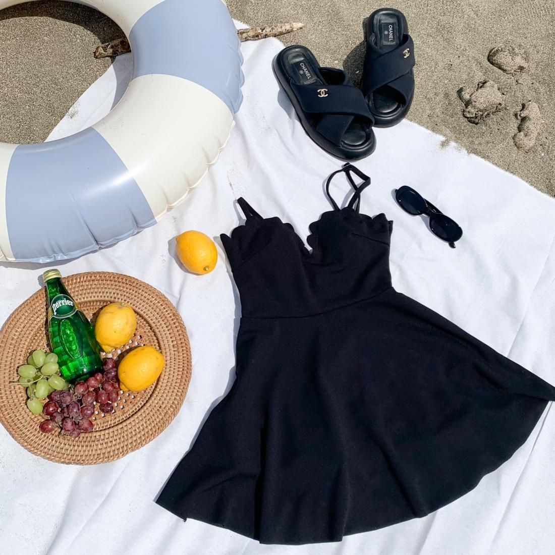 Scallop one-piece