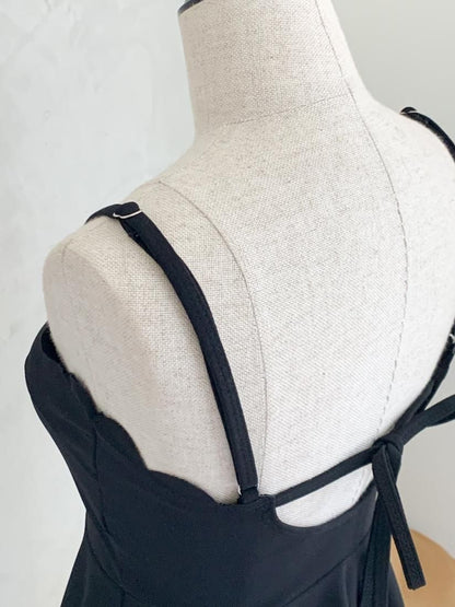 Scallop one-piece