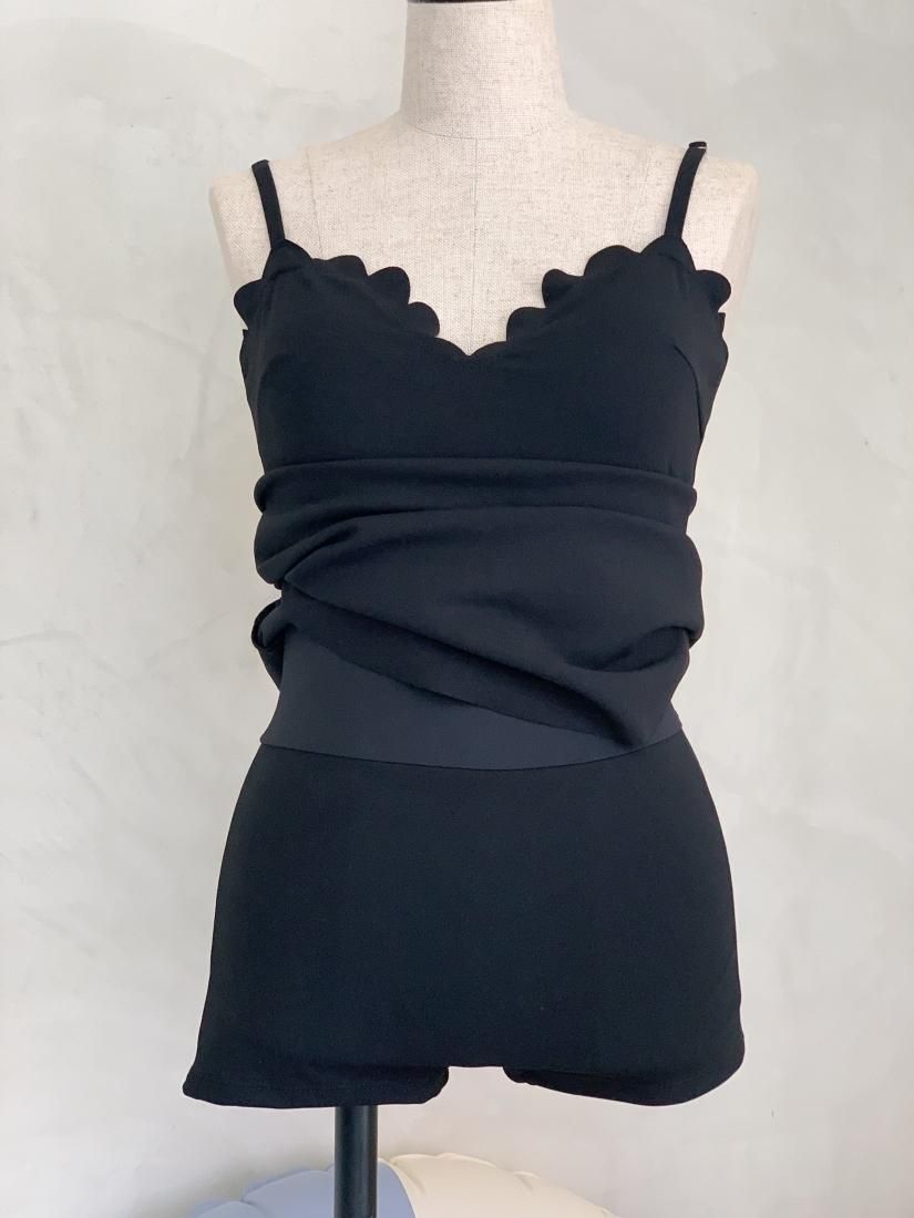 Scallop one-piece