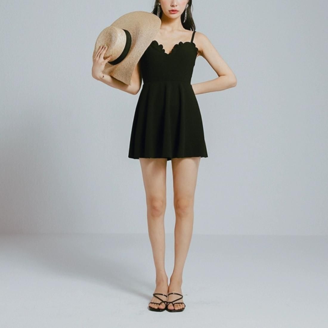 Scallop one-piece