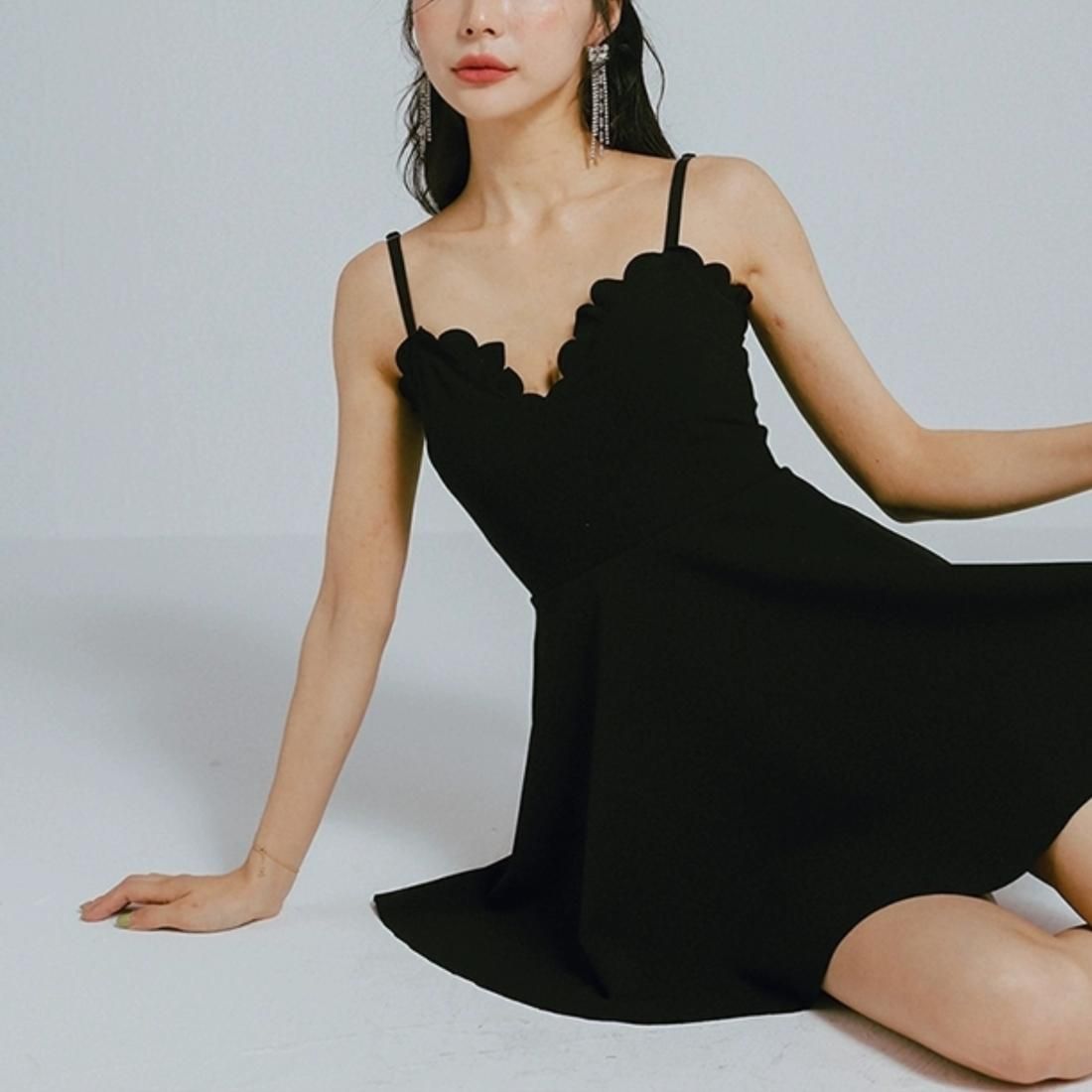 Scallop one-piece