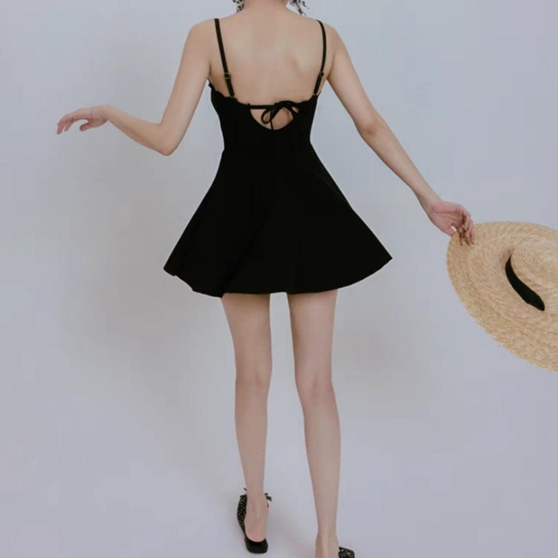 Scallop one-piece