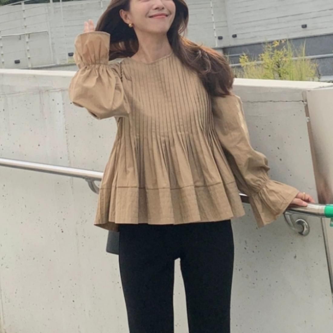 Pleats shirts