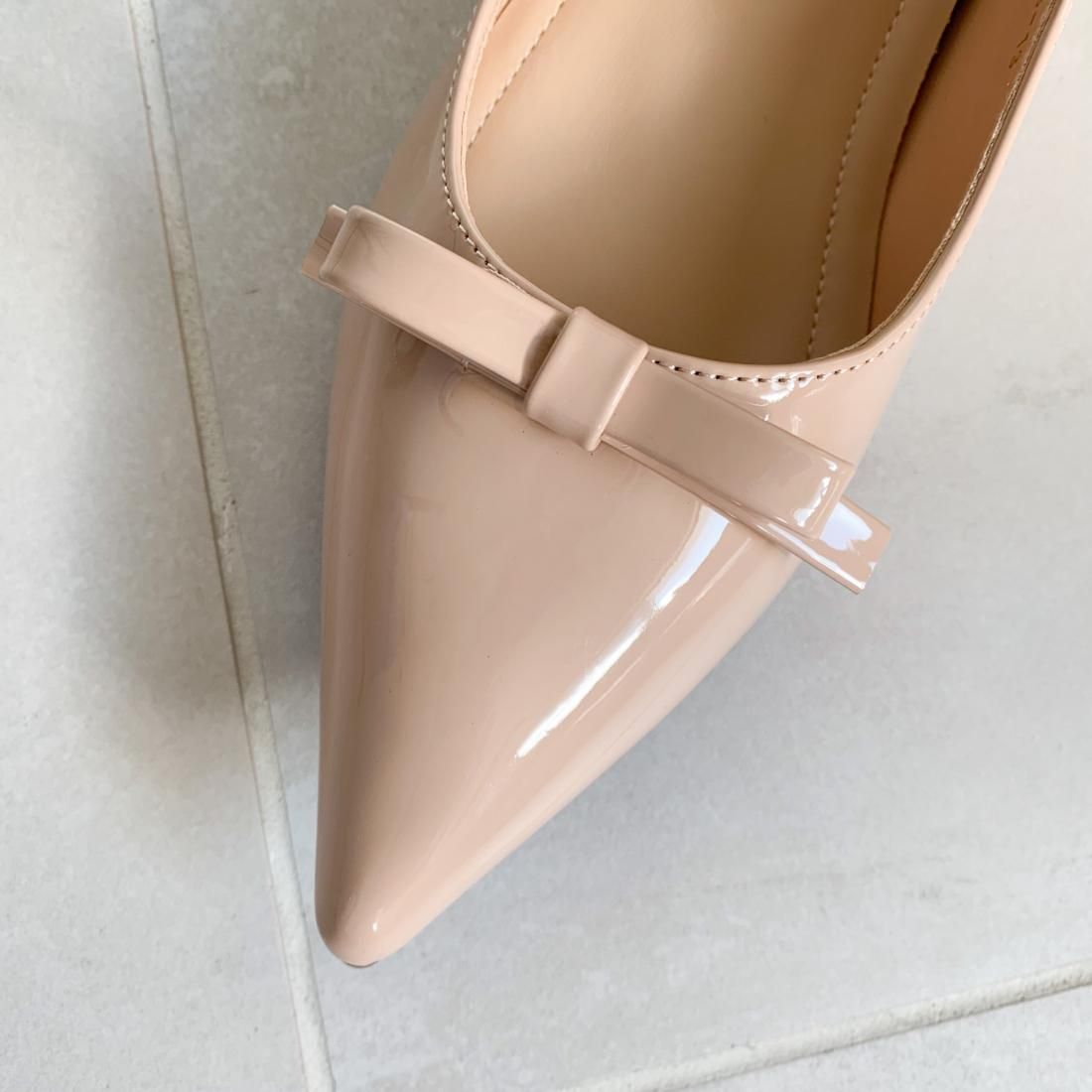 Secret heel bow shoes