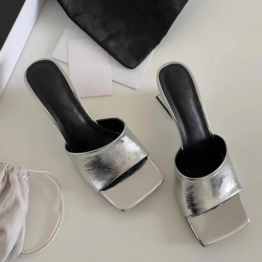 Edge curve sandals