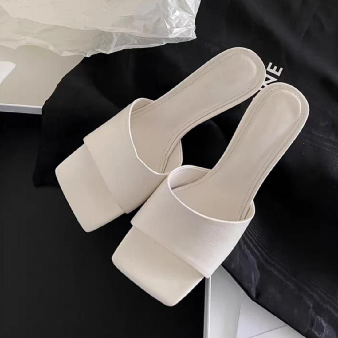 Edge curve sandals