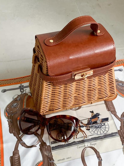 Classic basket bag