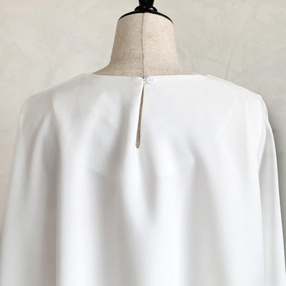 BACK NECKLINE