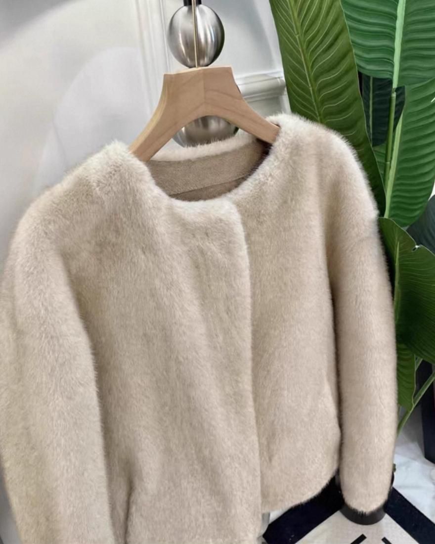 Elegant No-Collar Fur Jacket