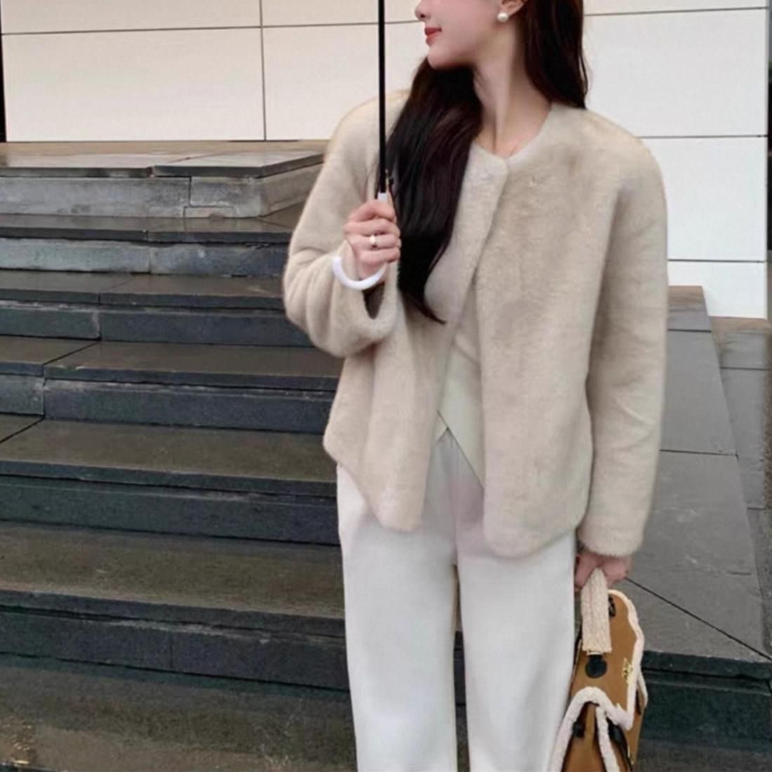 Elegant no-collar fur jacket