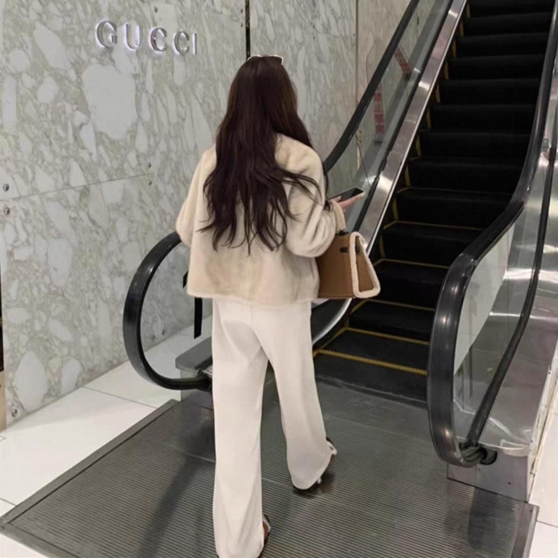 Elegant no-collar fur jacket