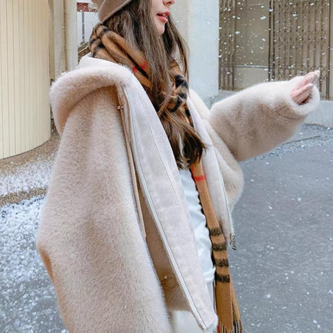Hoodie fur short coat