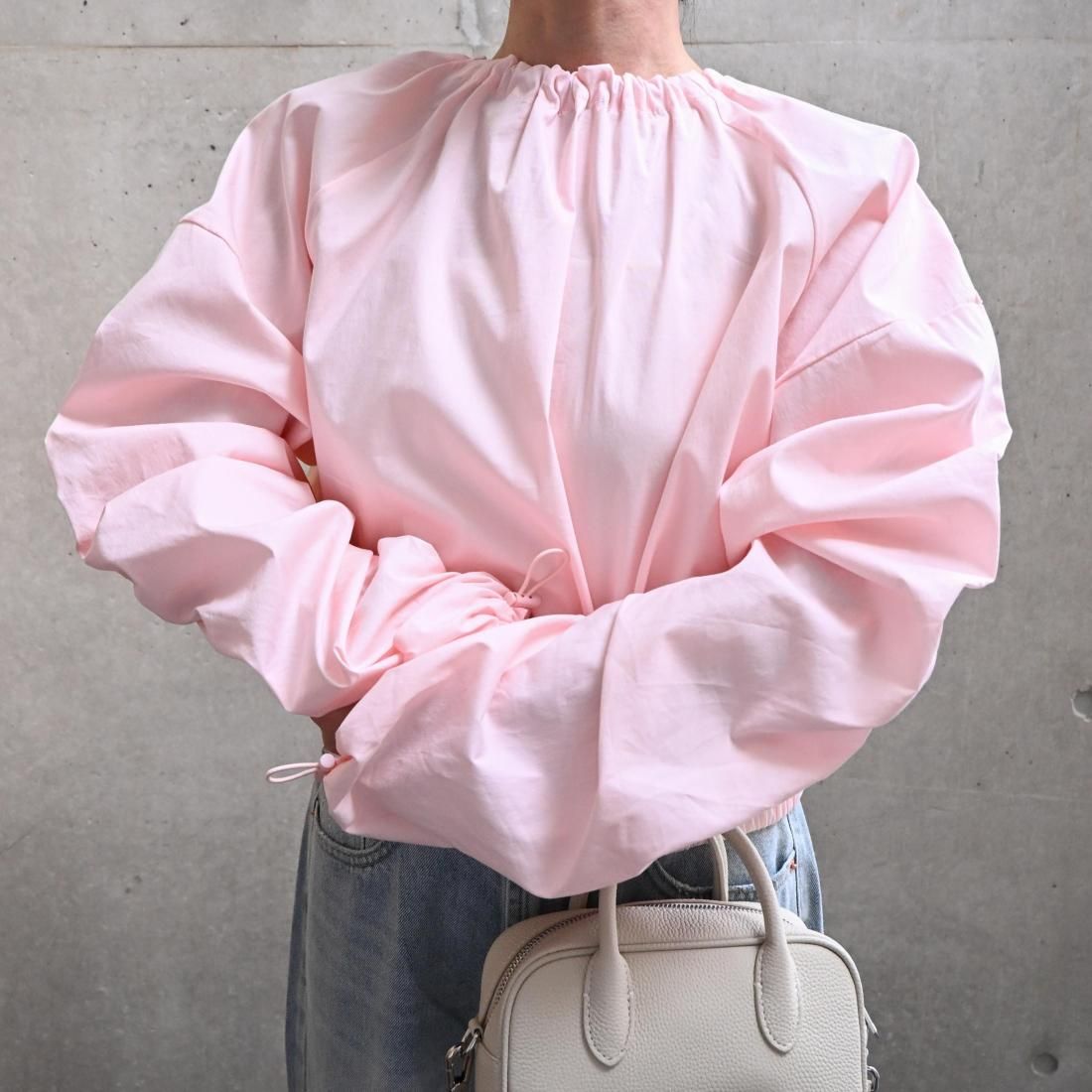 気持ちも明るくなるピンクのお洋服
