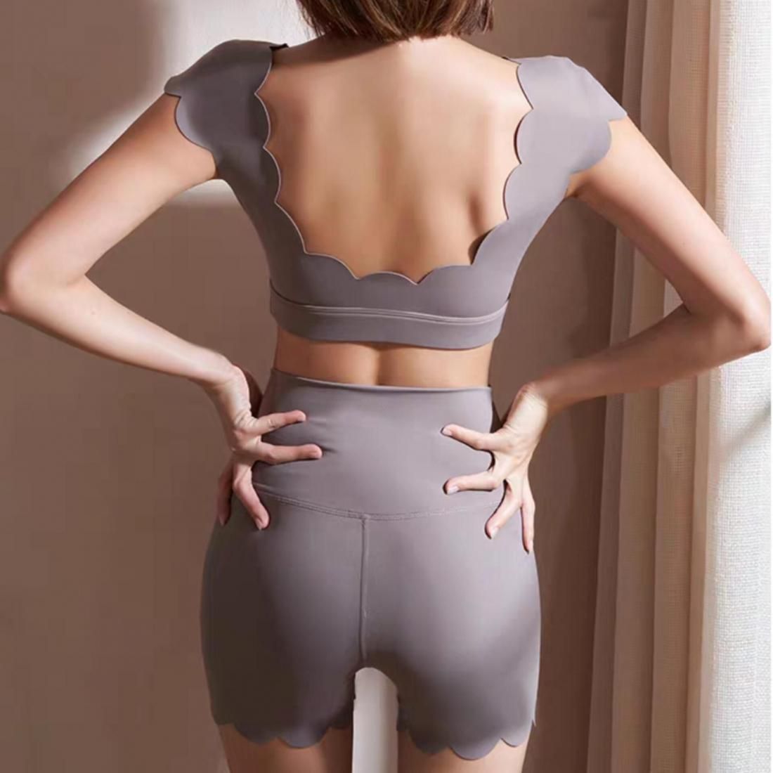 Scallop sports bra 