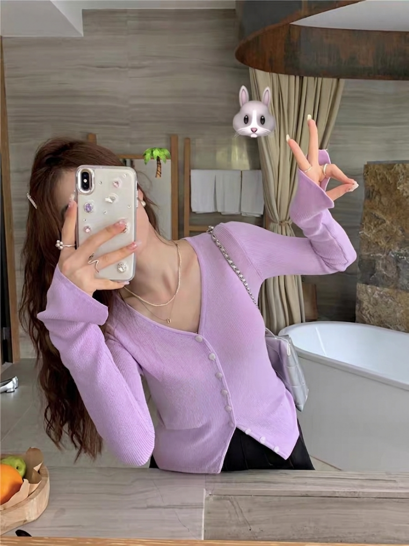 Soft V-neck cardigan
