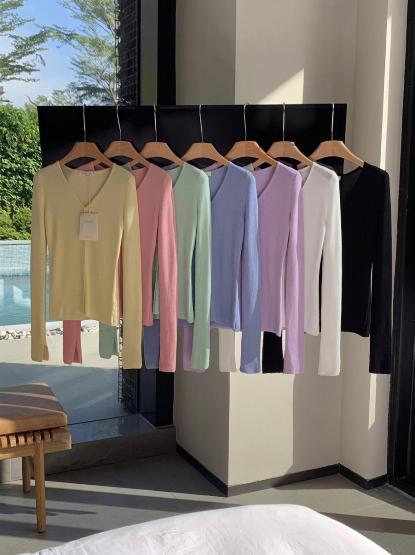 Soft V-neck cardigan