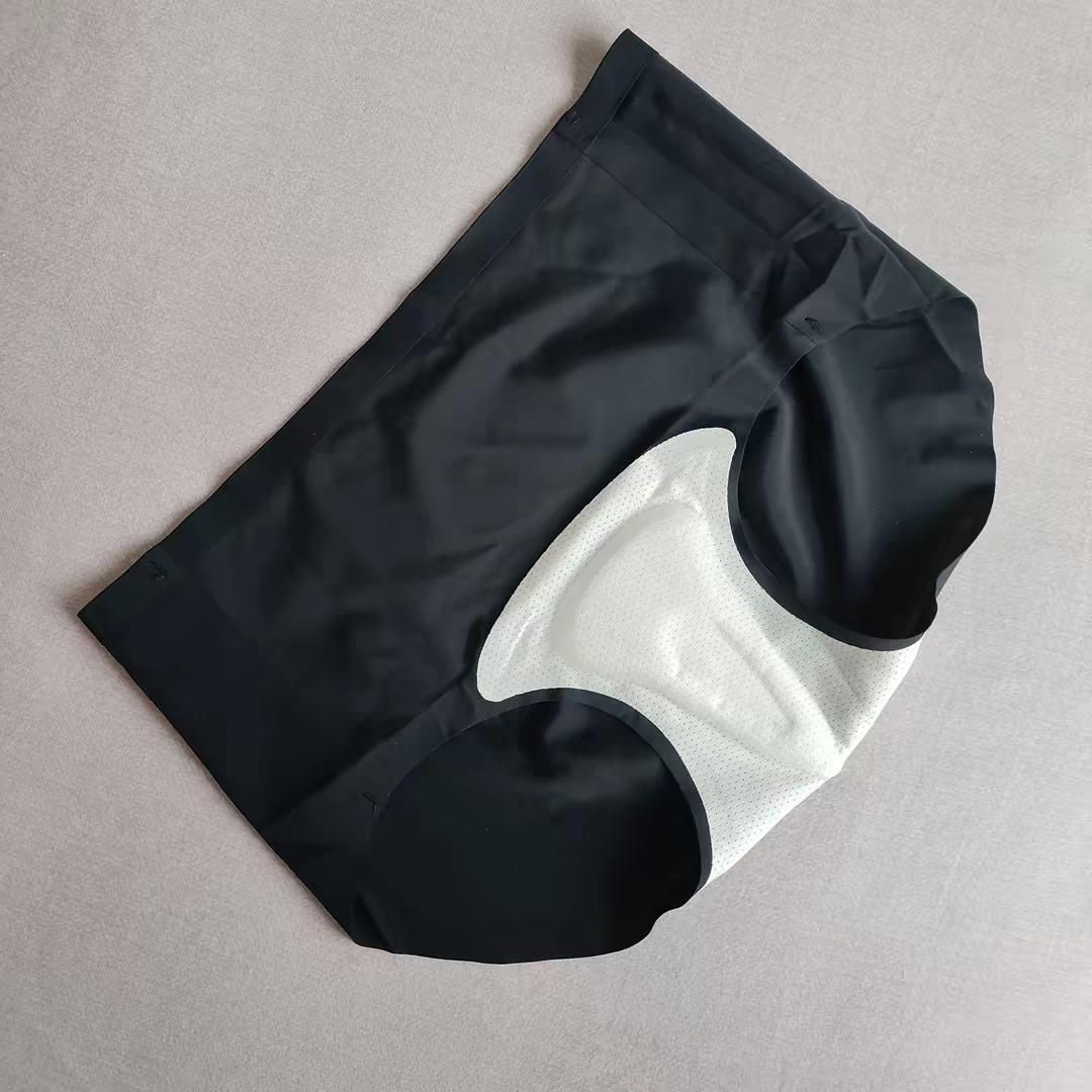 Seamless training shorts