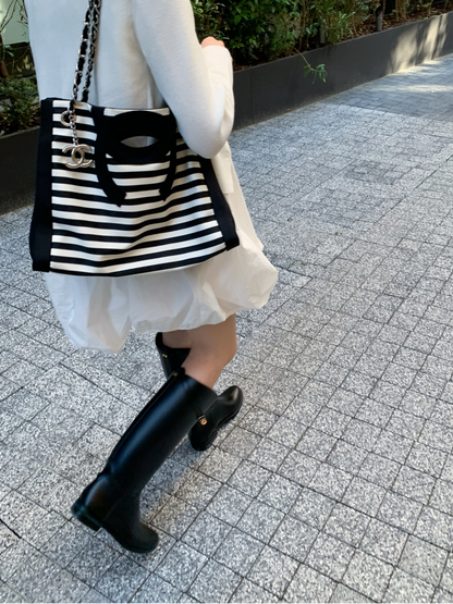 Belt rain boots