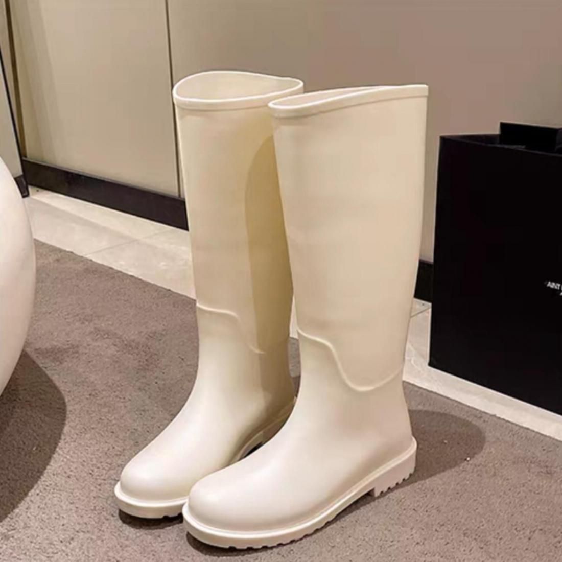 Basic rain boots