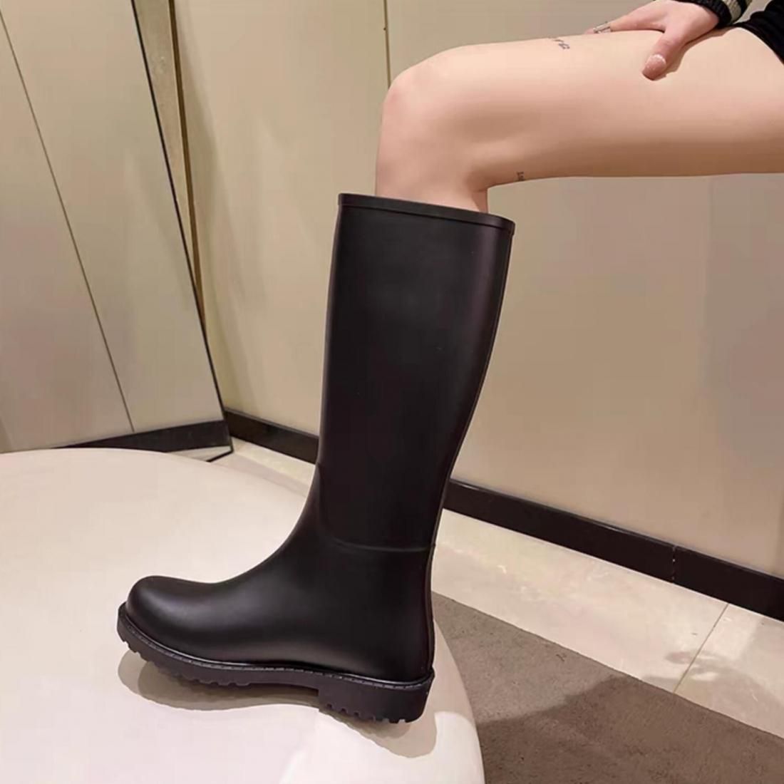 Basic rain boots
