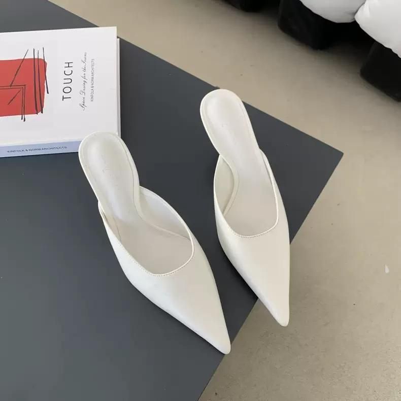 Urban Pointed Mule