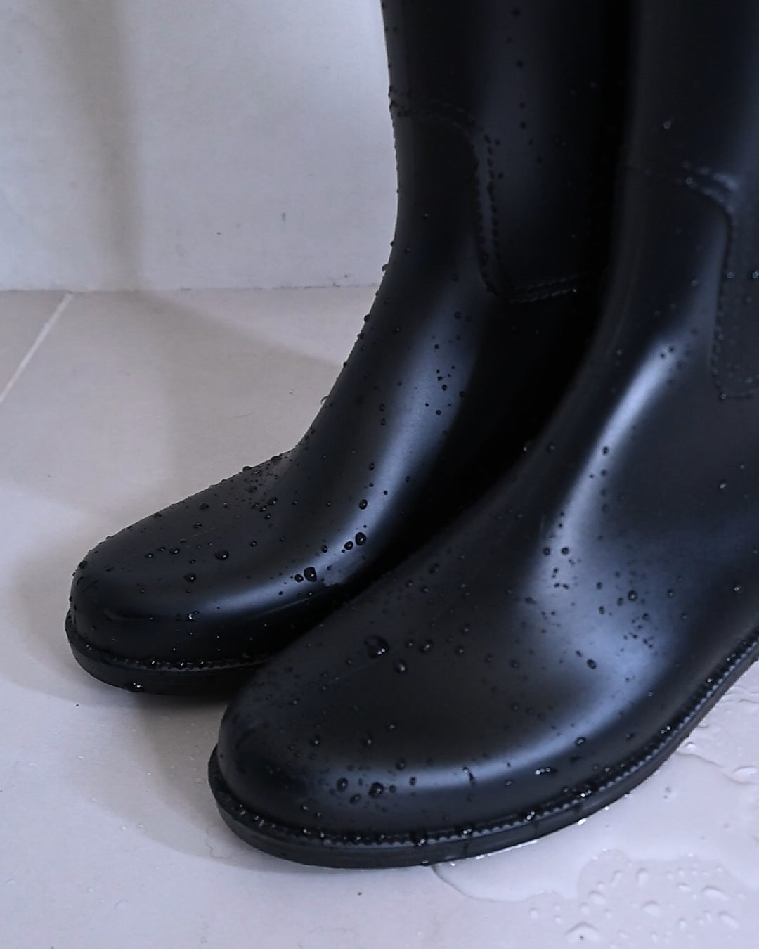 水たまりも避けずに歩けます