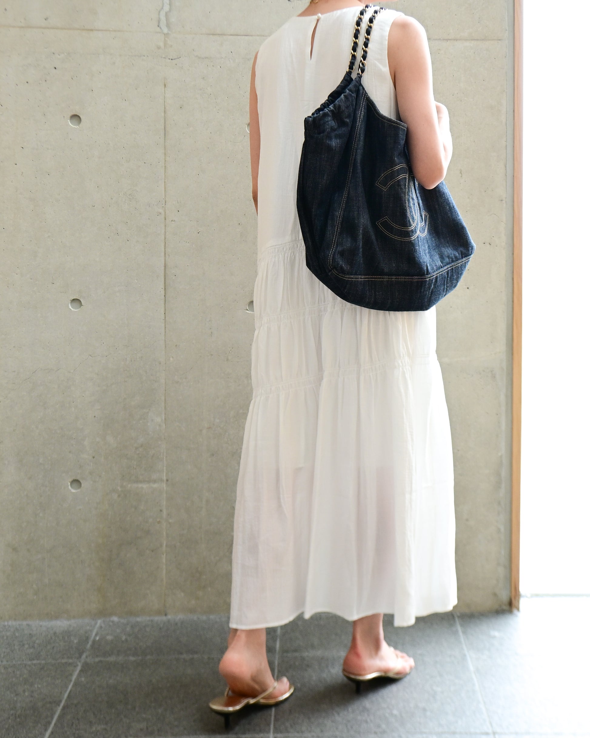 夏を品よく楽しむ大人のワンピース