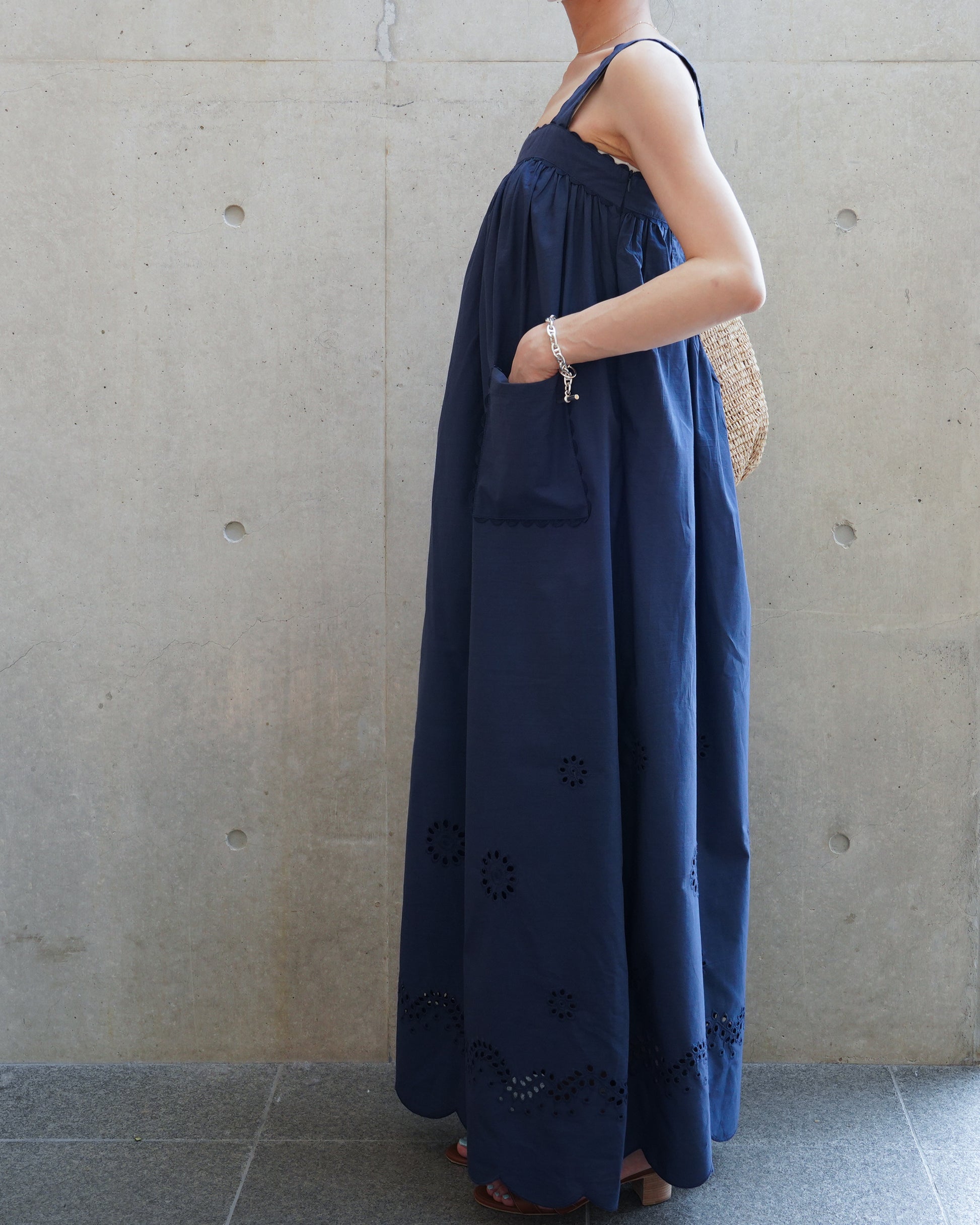 162cm 49kg / 5cmヒール着用