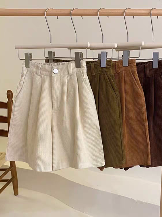 Corduroy Tuck Half Pants