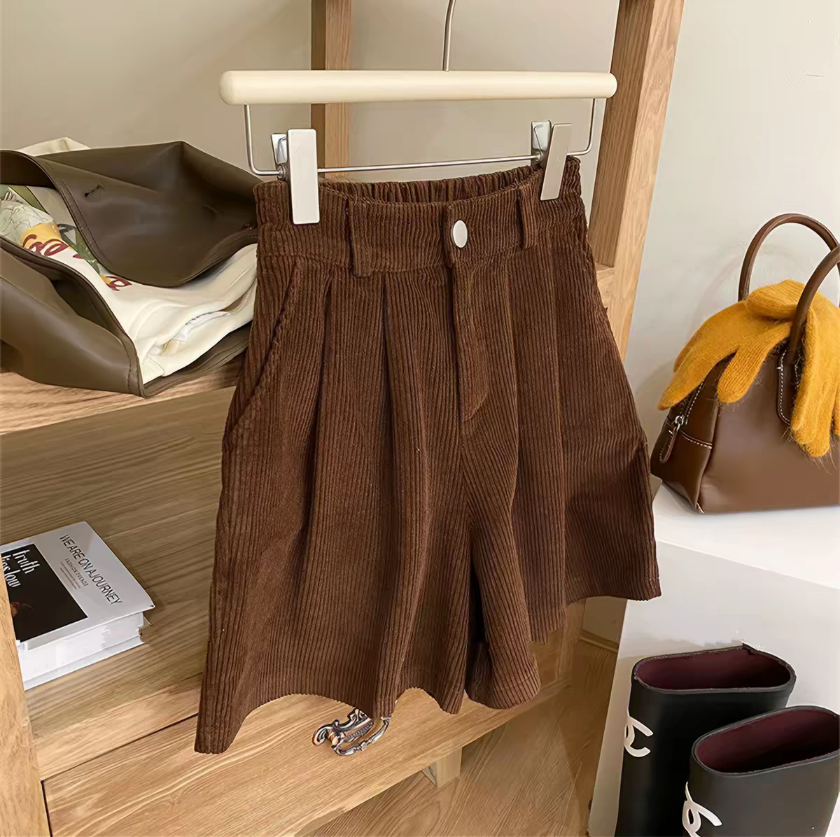 Corduroy Tuck Half Pants