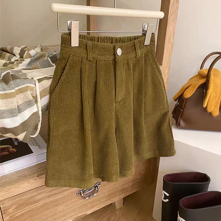 Corduroy Tuck Half Pants