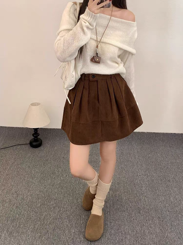 Corduroy Tuck Flare Mini Skirt